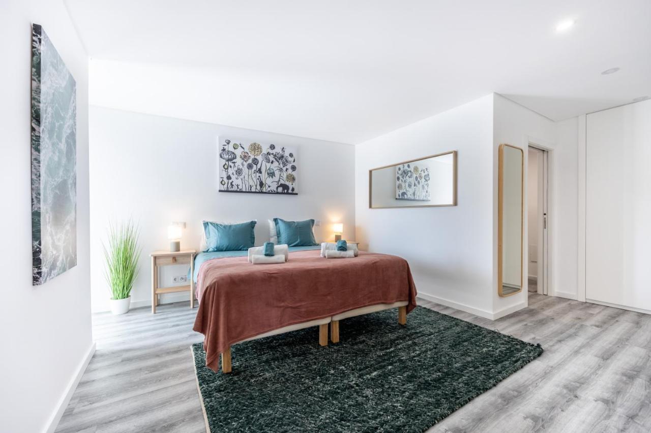 Frontline Seaview Apartment Budens Exterior photo