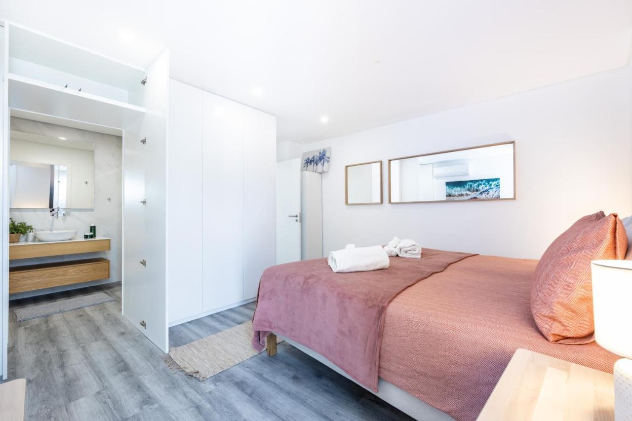 Frontline Seaview Apartment Budens Exterior photo